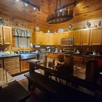 Wonderful kitchen that will seat 10 people. Tv in kitchen as well.