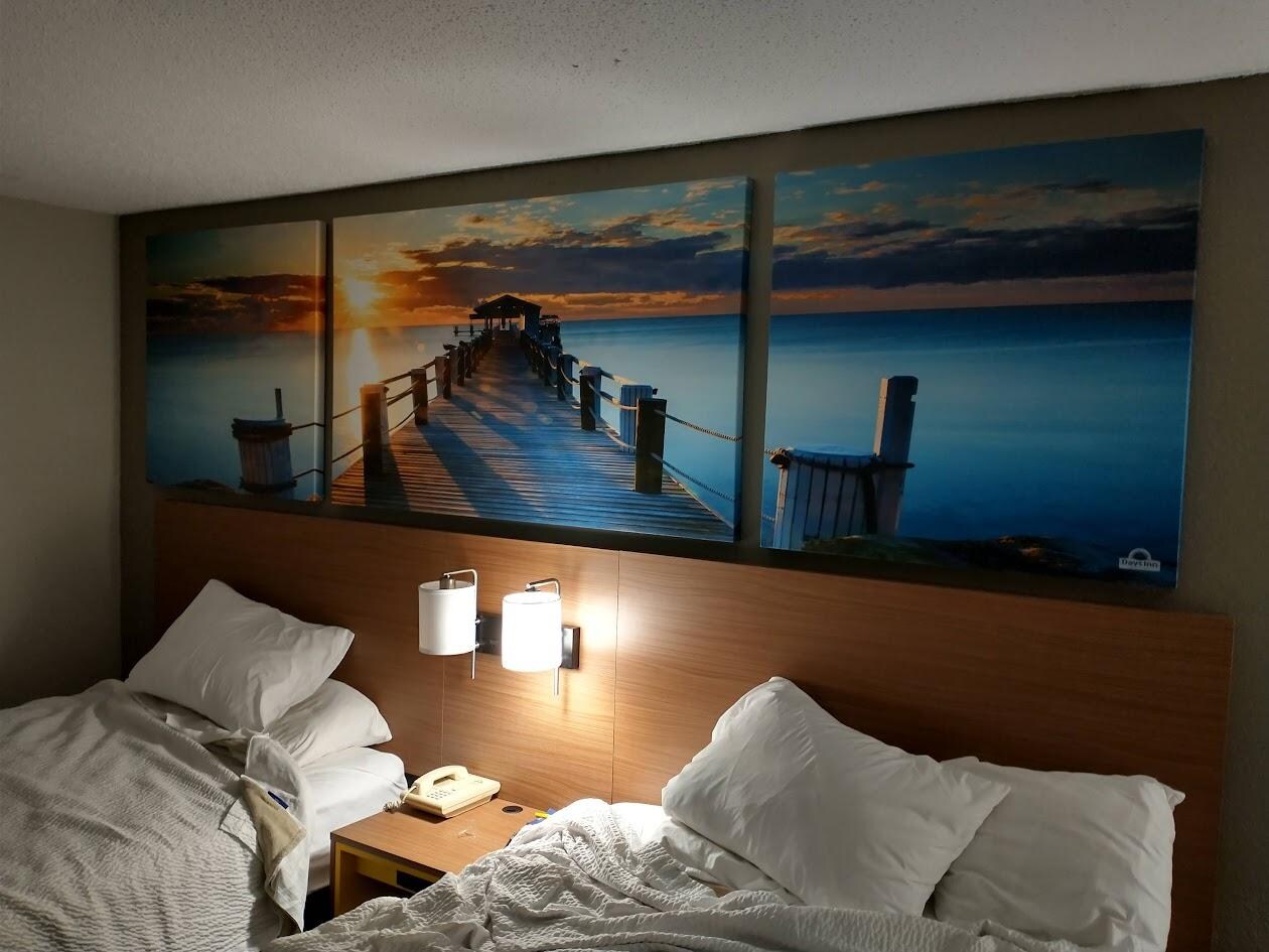 Room mural view.