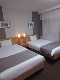 1人で予約でしたが、禁煙ツインしか空いてなかったので贅沢にツインで!