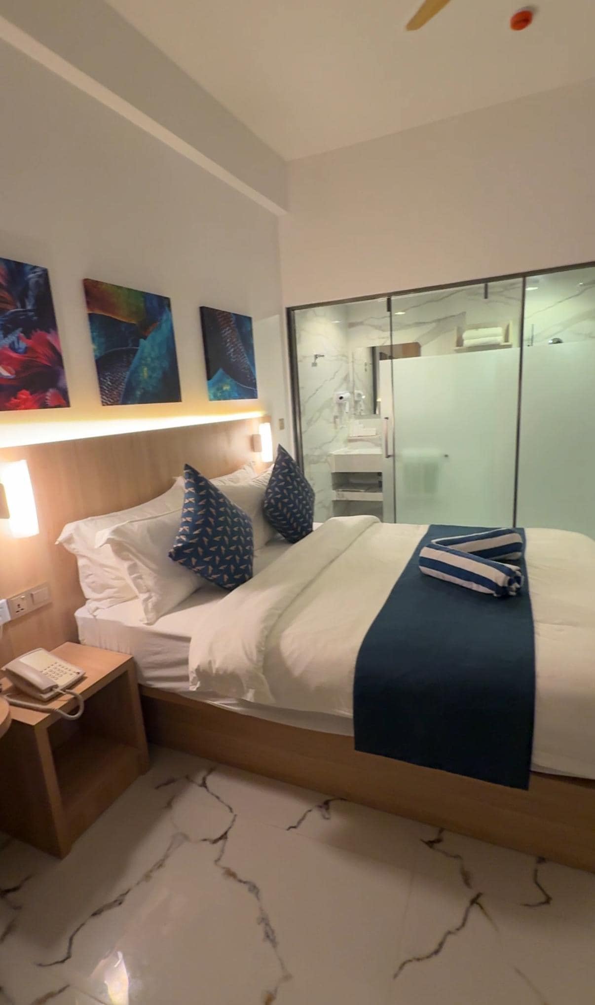 Room with ocean view balcony 