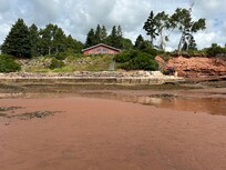 What a beautiful location! During low tide we explored the beach, and a few hours later it was gone until the next low tide.