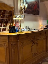 concierge desk