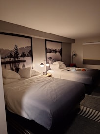 2 queen beds