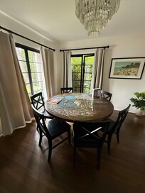 Great puzzle table!