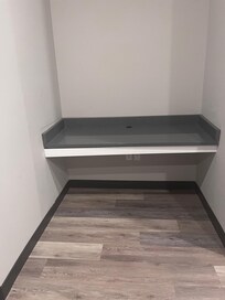 Falling desk