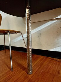 The room was very clean and in fairly decent shape, although this is the table leg. This would have been still fine if the motel had not been extremely loud.