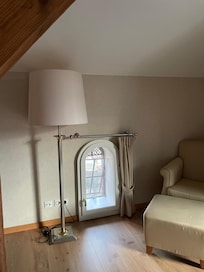 Very short window and hardly be able to see outside