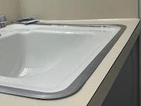 Sink/counter tilted