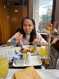 Enjoying the amazing breakfast with my amazing company.🥰