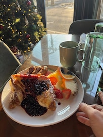 Complementary Breakfast! WOW