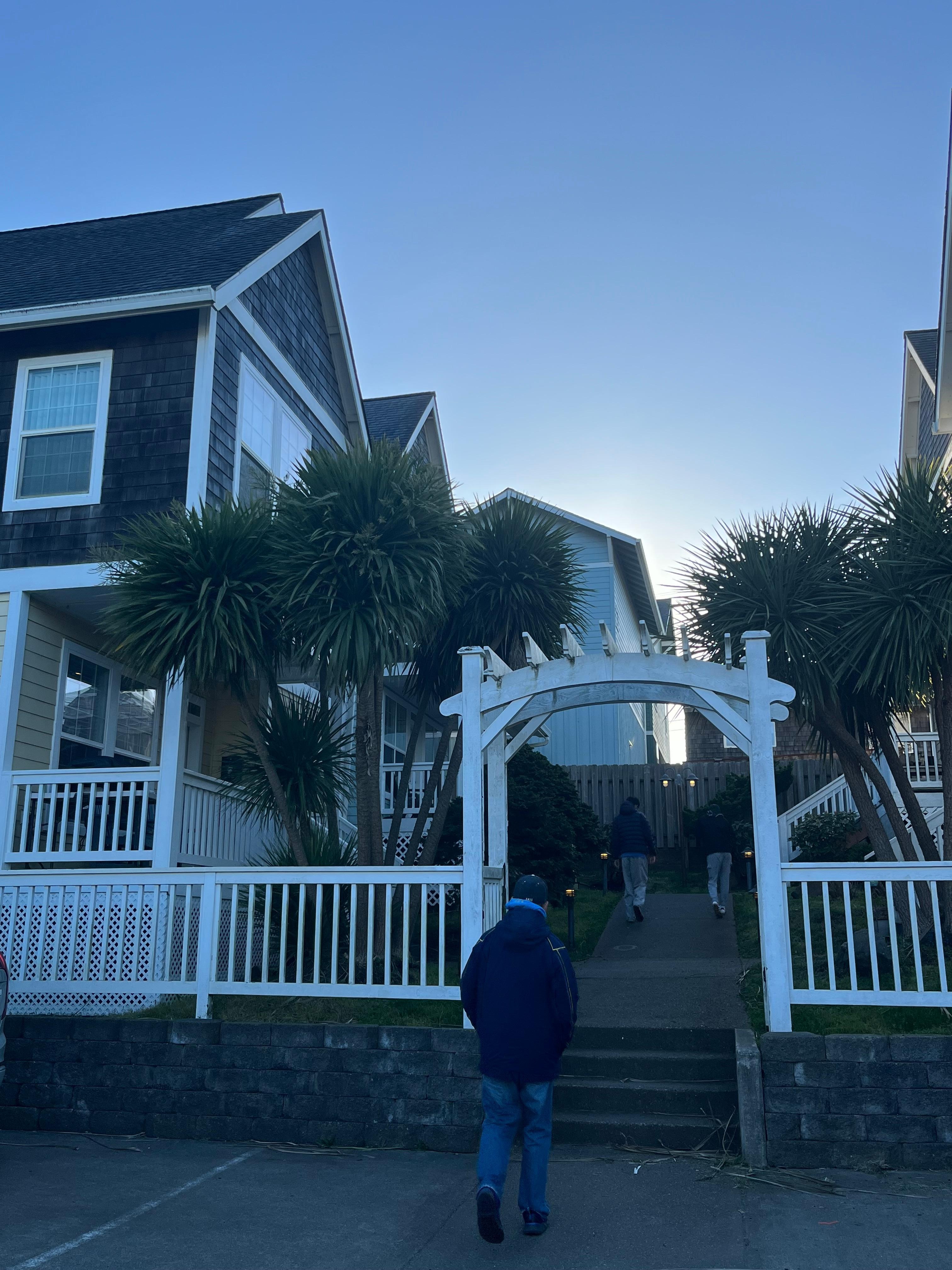 Shared courtyard with 3 other homes