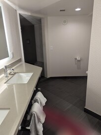 The bathroom was GREAT! WITH WALK IN SHOWER.