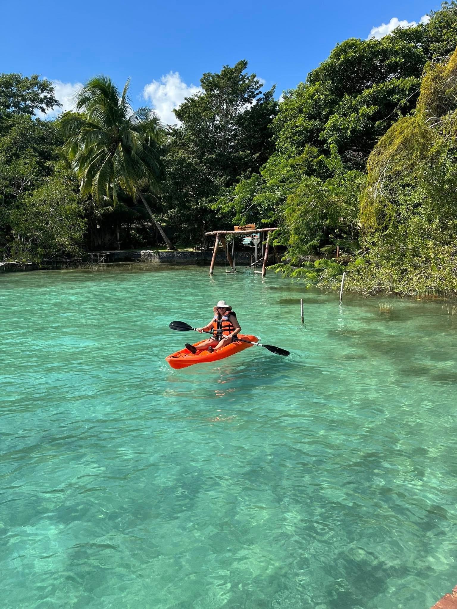Esto es el impresionante y bello paisaje que tiene el Hotel en la parte de atras.