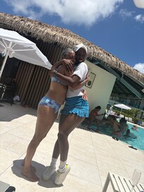 Stephani was amazing & chocolate and every single of the entertainers & the 2 DJs were so nice