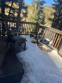 The only porch available was unusable. The cushions were in disarray and torn. The furniture was all over the porch and also unusable. This is what it looked like when we arrived. I have never stayed in a rental with a porch that was not cared for.