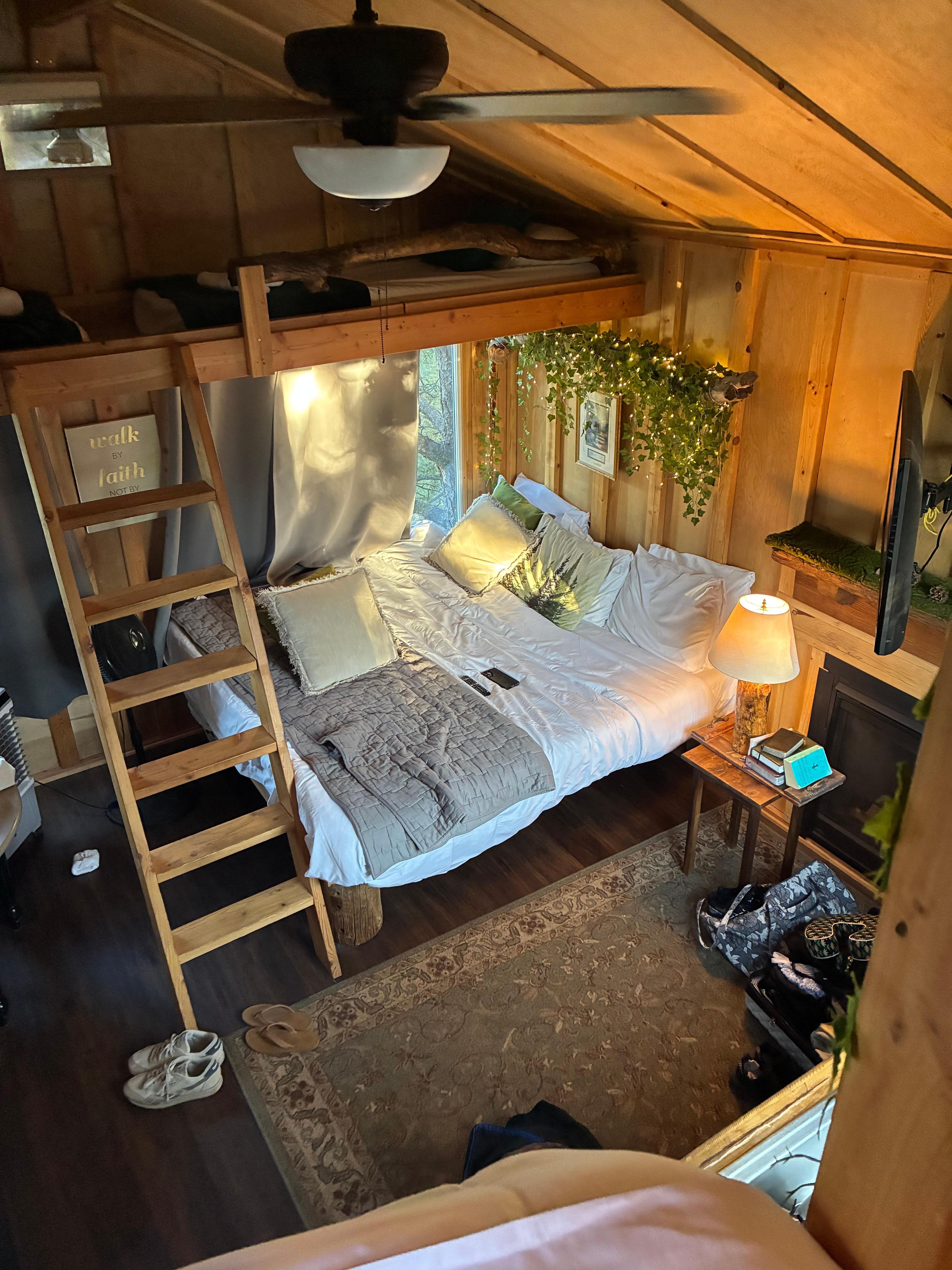 The master bedroom(: