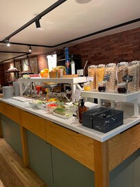 VÀldigt bra utbud pÄ frukost