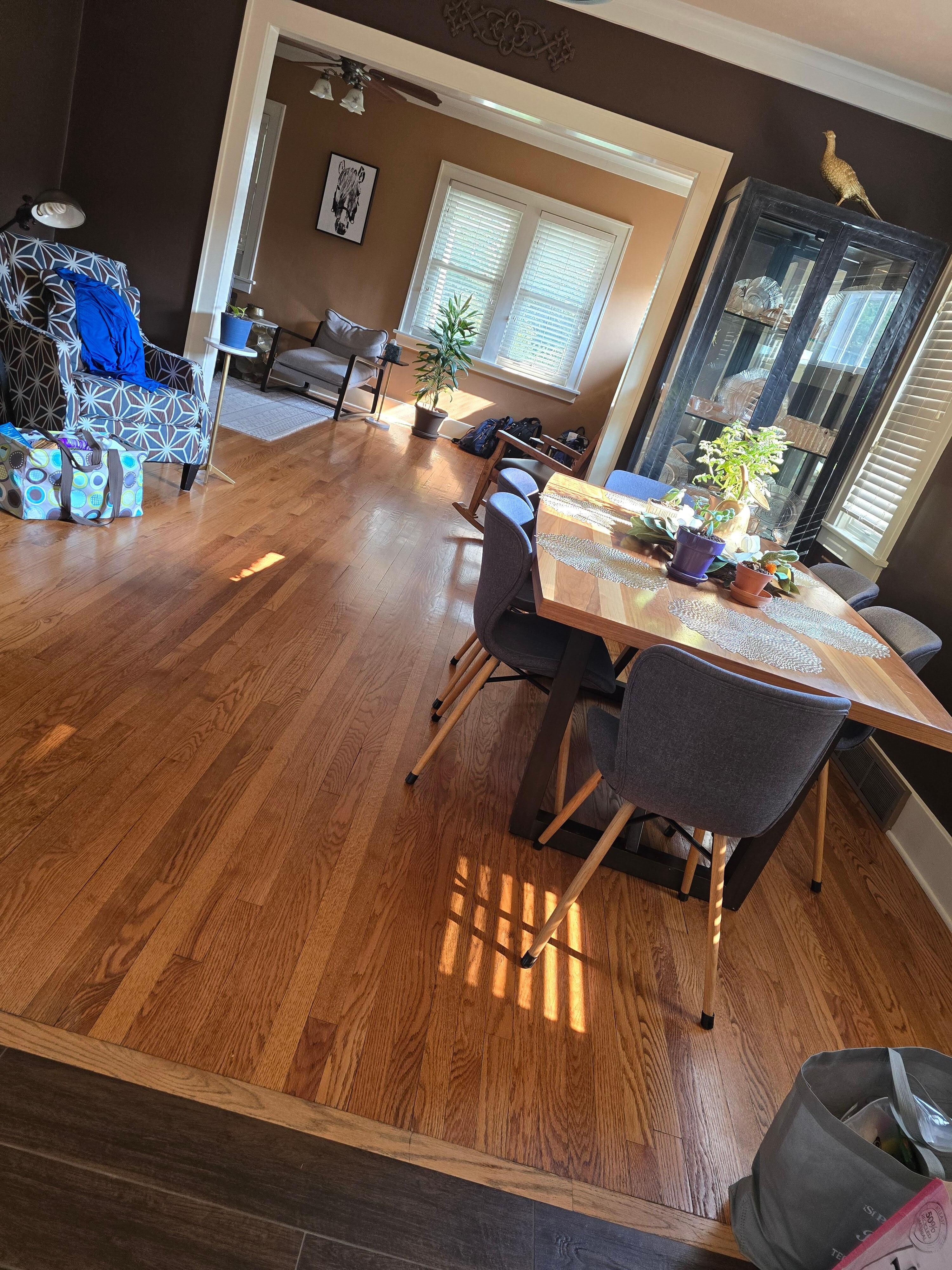 Dining area -- lots of light