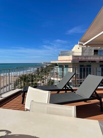 Morning sun on the loungers