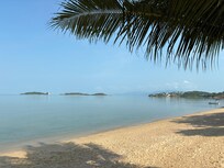 Plage à marée haute