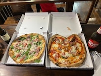3C! Fantastic pizza and great prices!