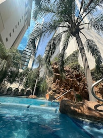 Excellent place my baby loved the pool, good for kids.
