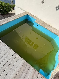 unusable front pool