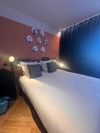 Great small room with lots of designer style.