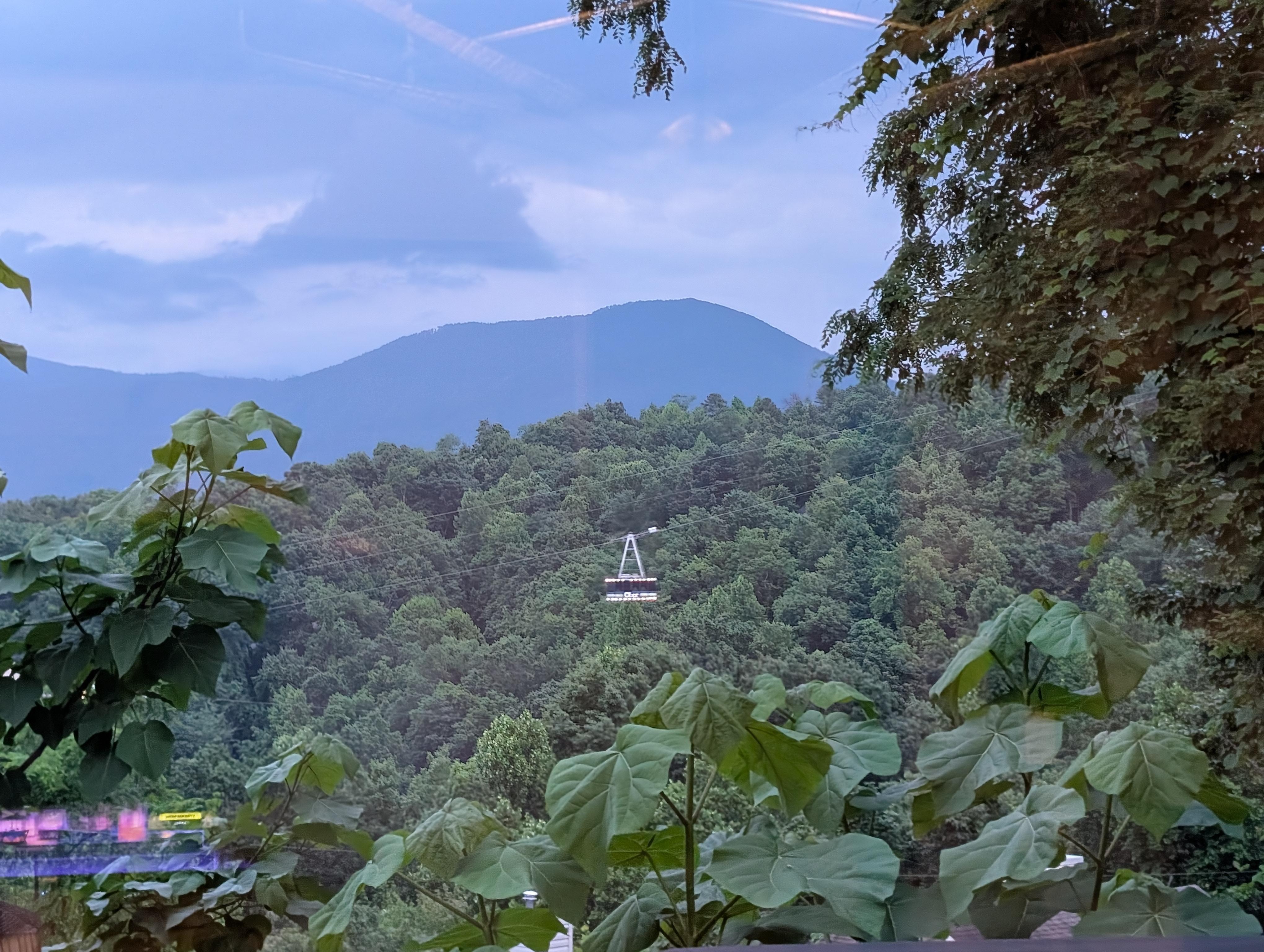 Tram going up Ober Mountain