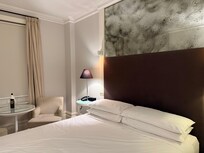 Chambre plutôt petite, lit confortable cependant