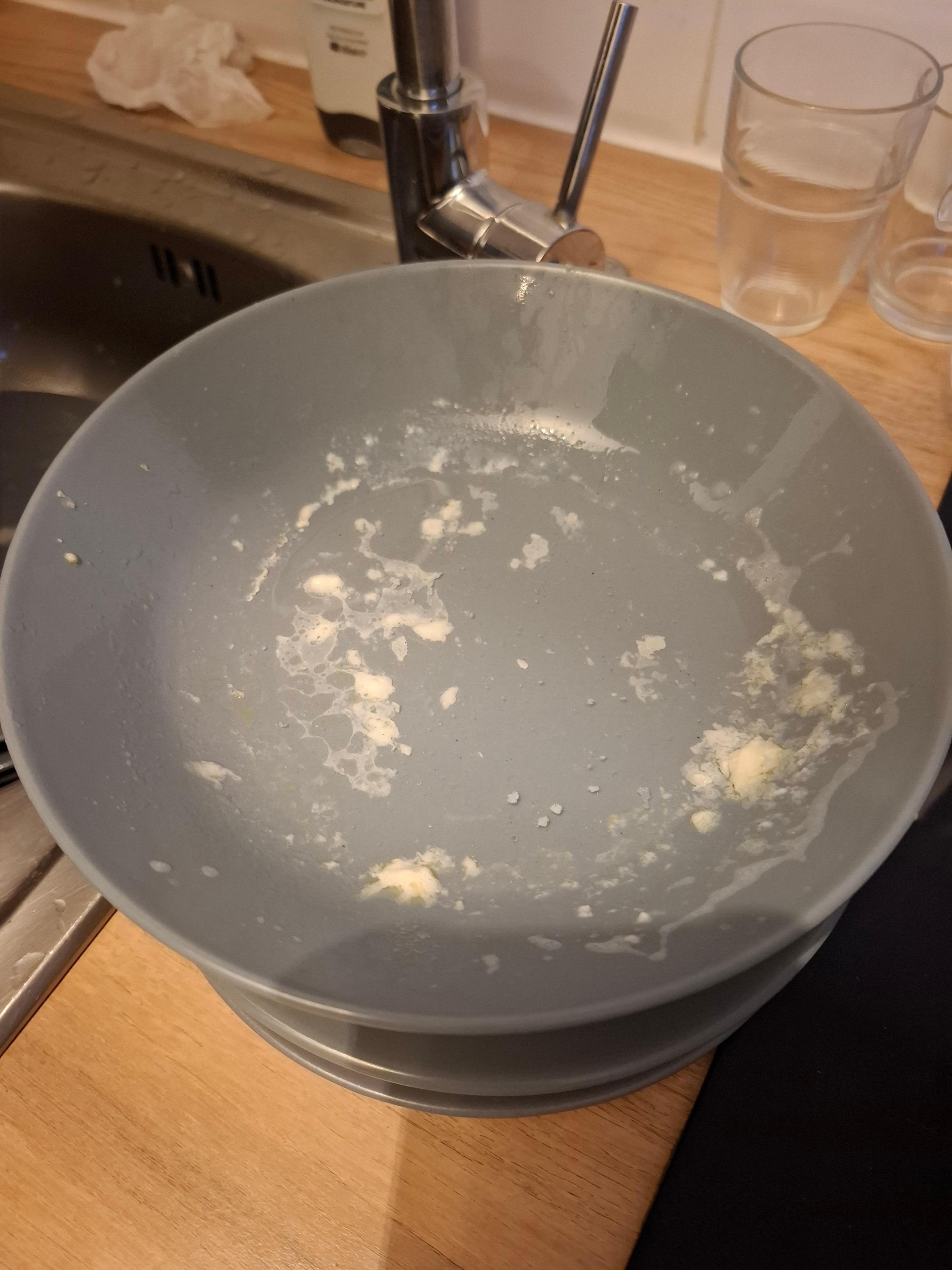 Voilà comment nous avons sorti les assiettes.
A noter, qu il n y a aucun produits de nettoyage 