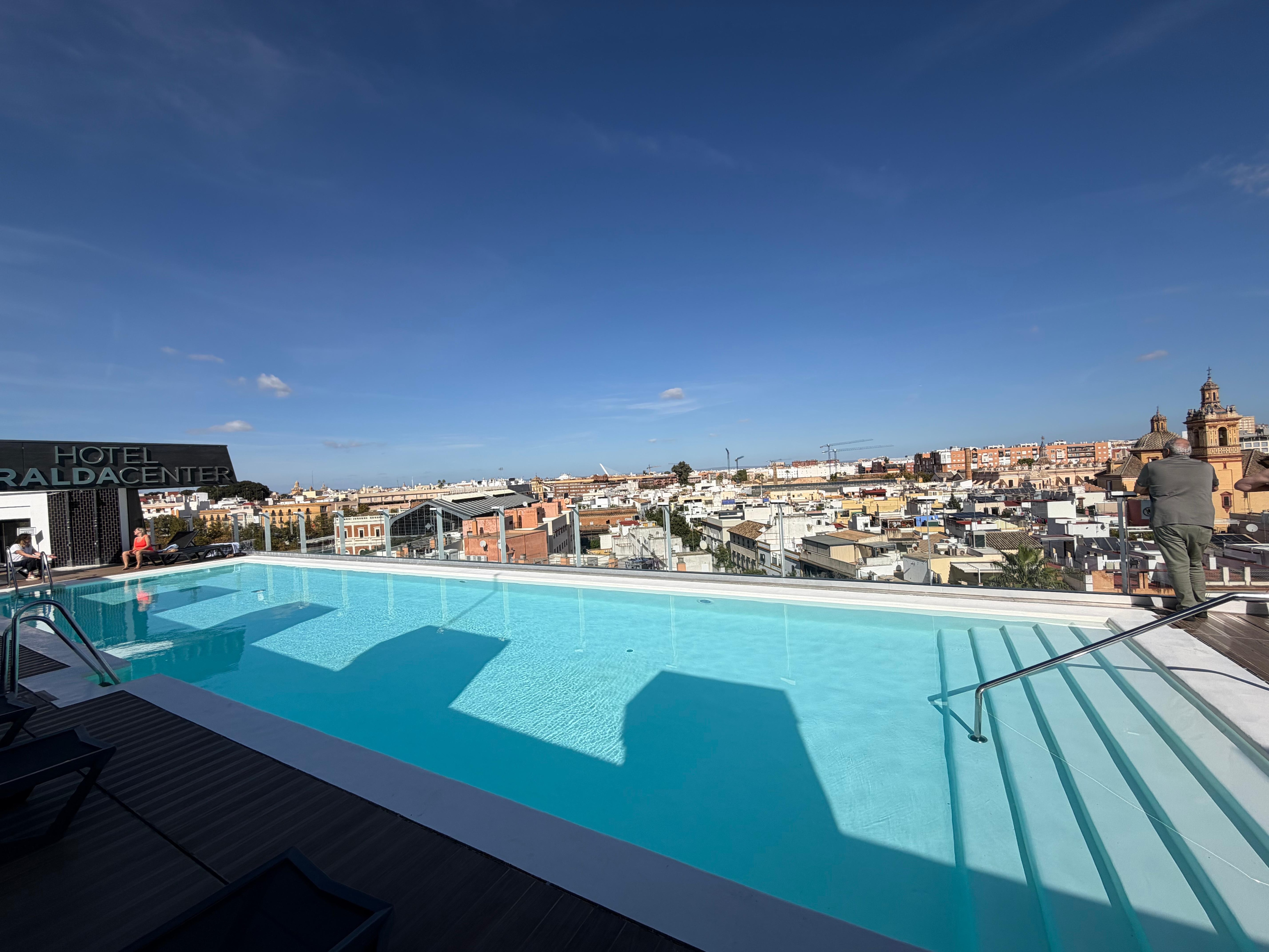 Roof terrace swimming pool 