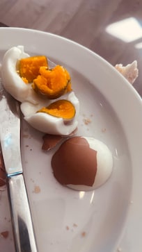 Awful old egg green and bad smell not safe health