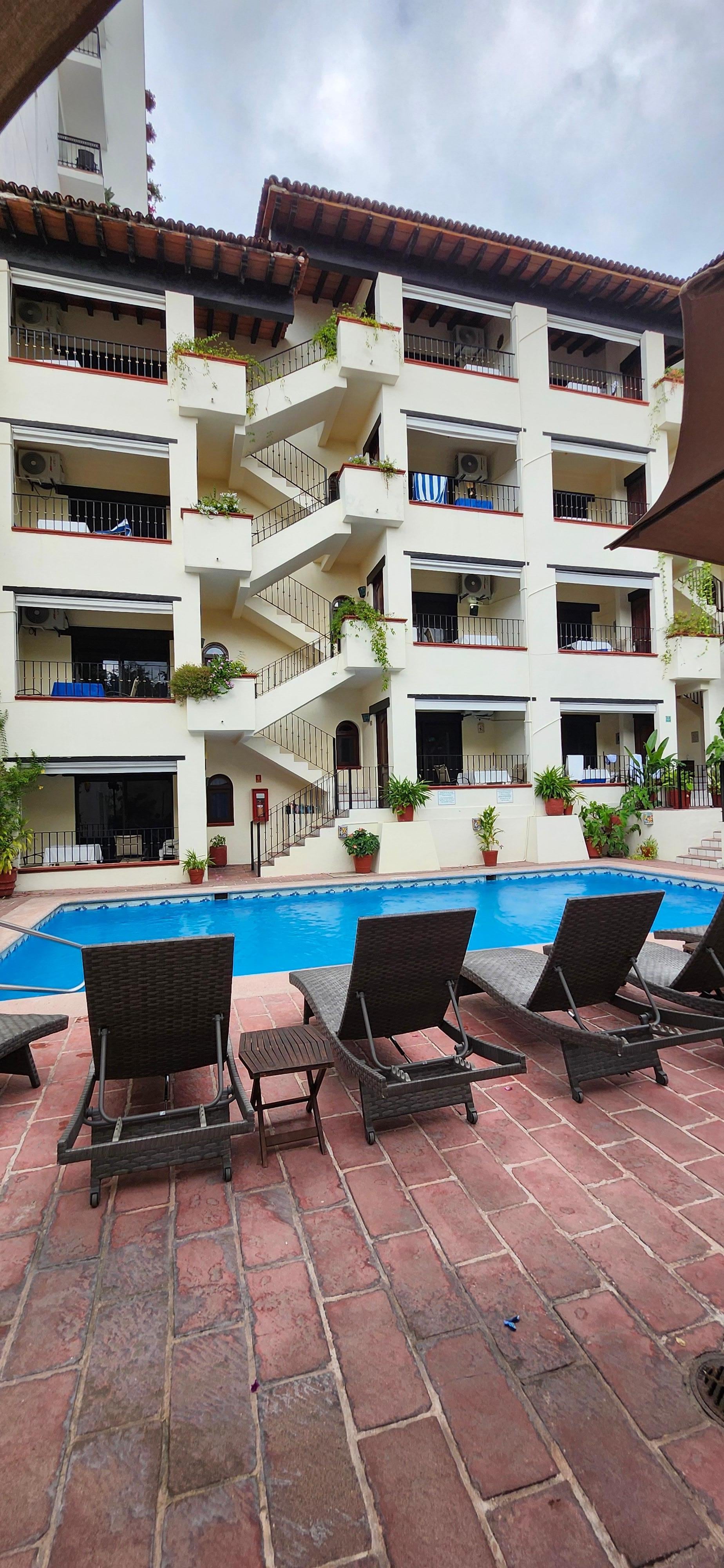 Vue de cote a partir de la.piscine