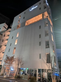 外観オシャレ
6階に共用スペース有り
一階にカフェ有り
モーニングは平日は7:30から