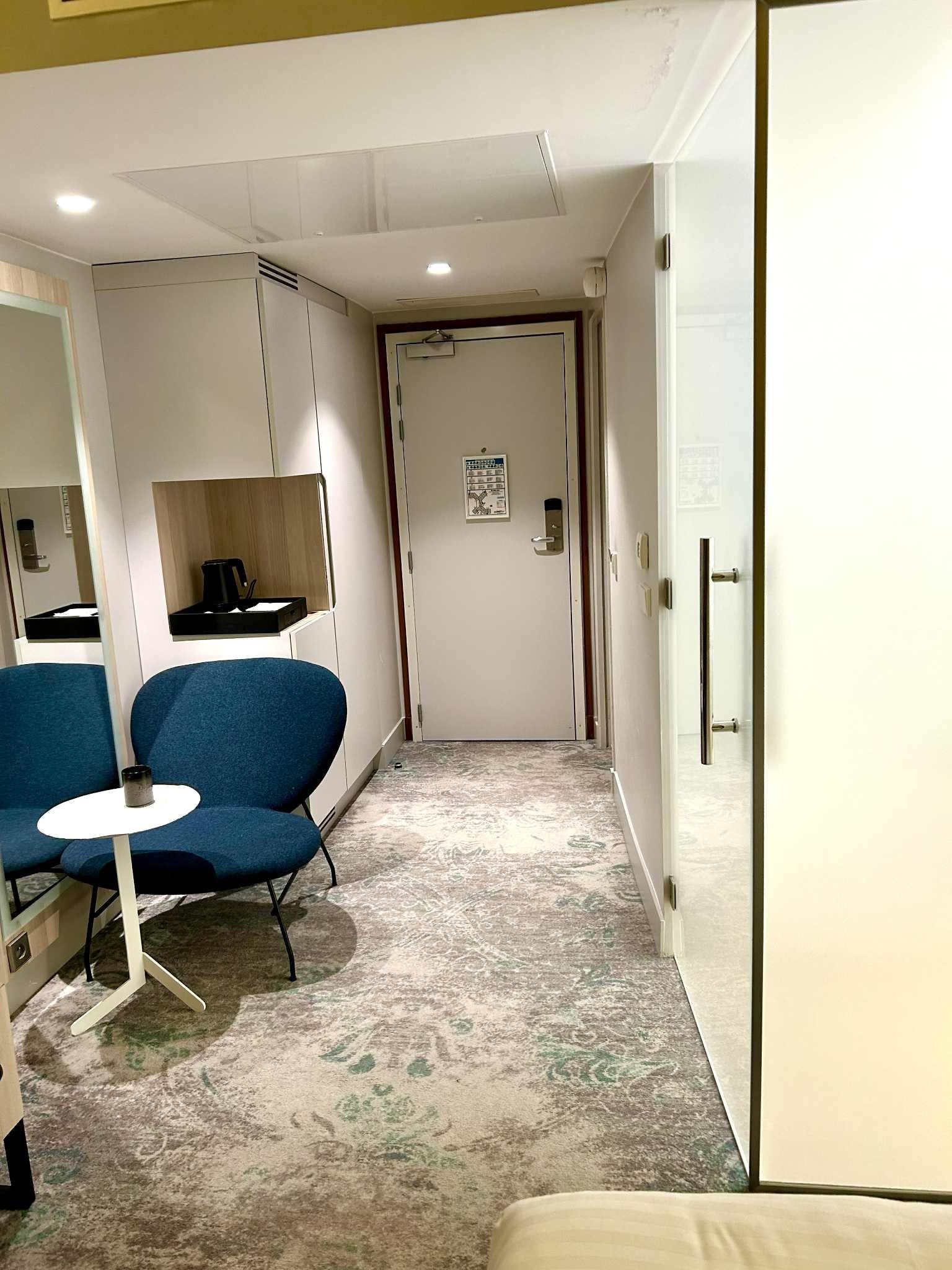 Nice quick kettle, and little table and comfy chair.