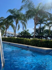 Swim out room