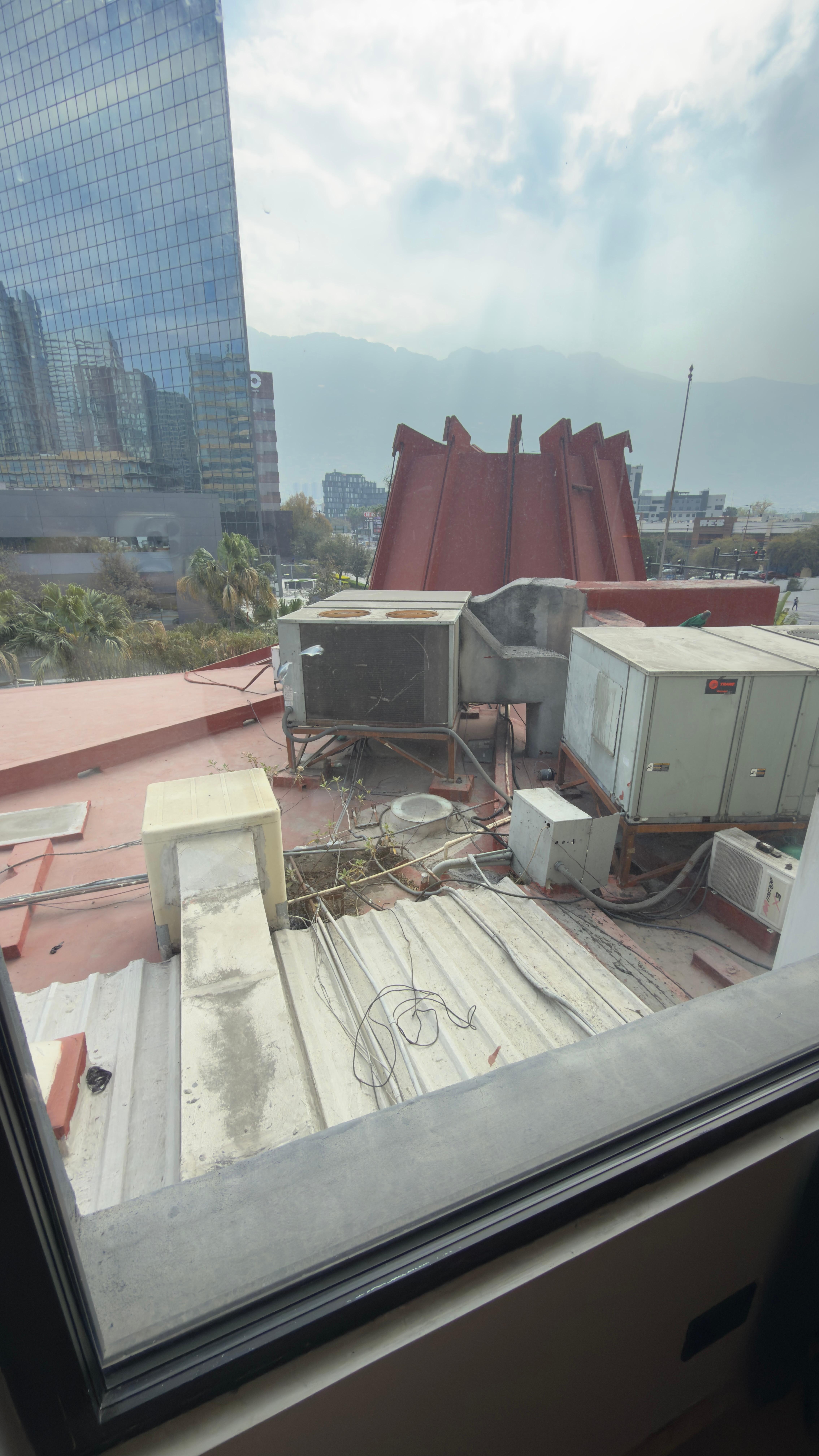 Muebles afuera de la entrada de la habitación durante toda la estancia 