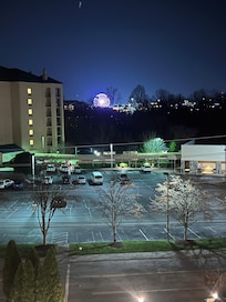 The Wheel at the Isalnd