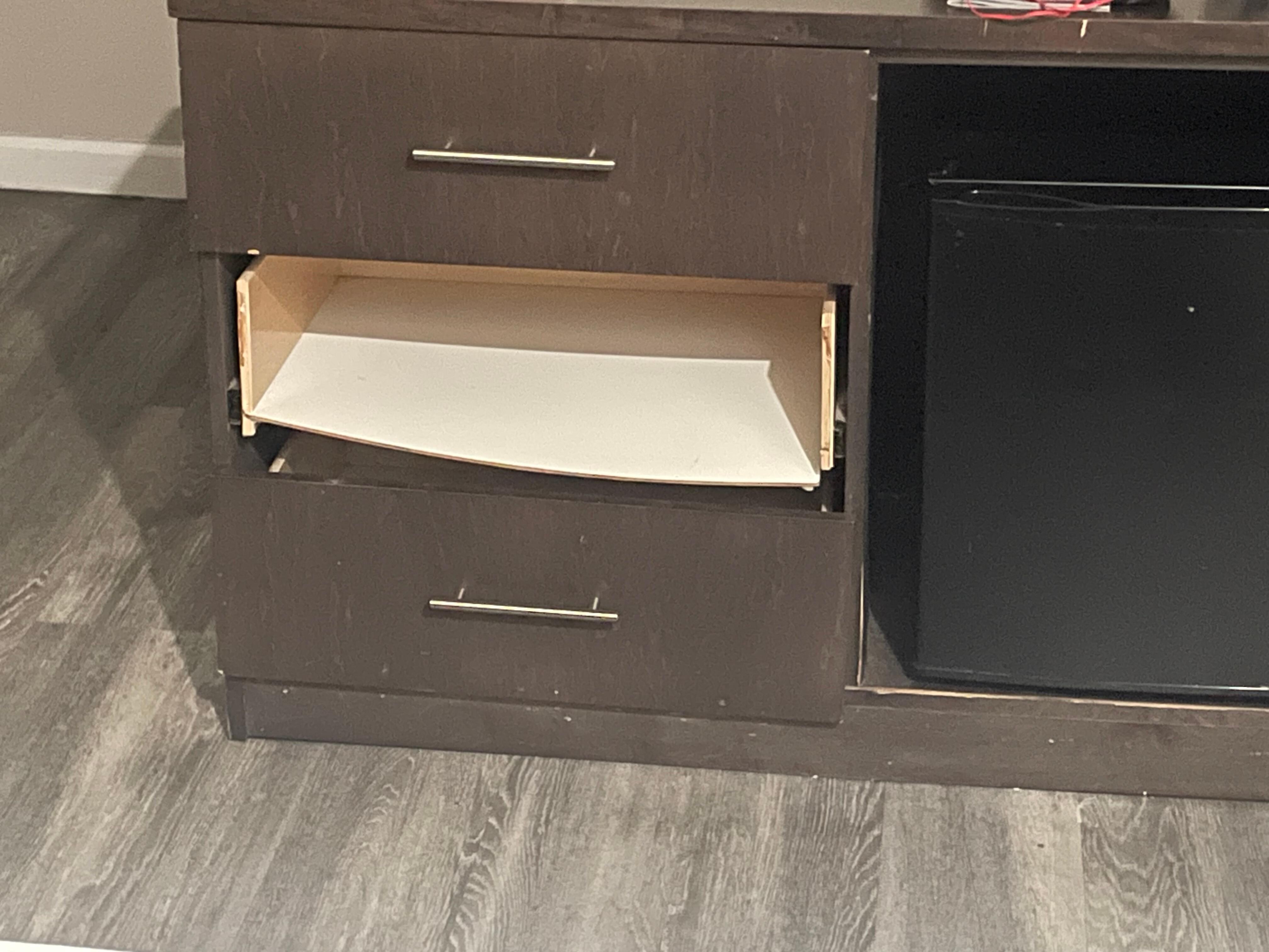 Broken shelf 