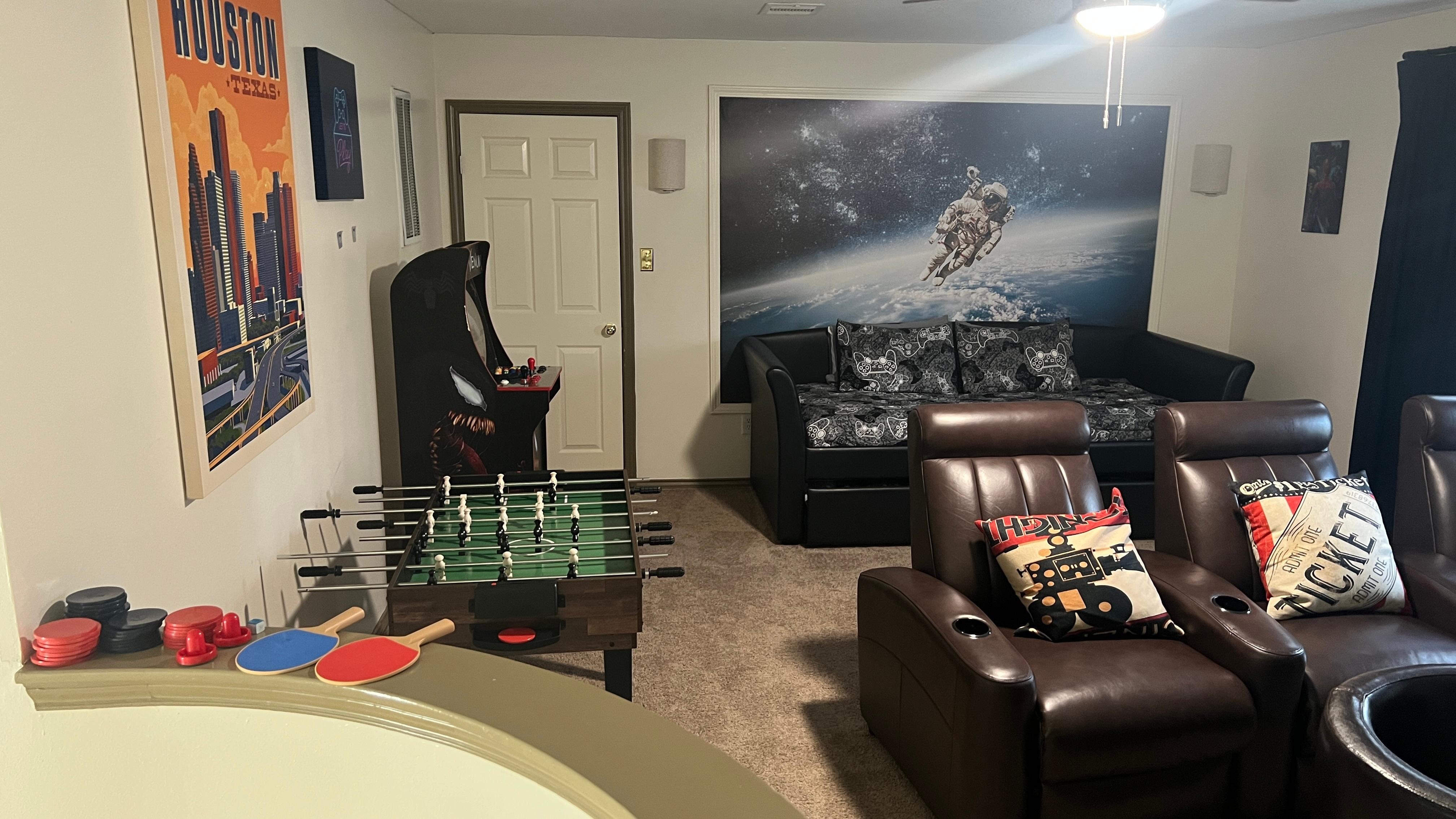 Game room/bedroom