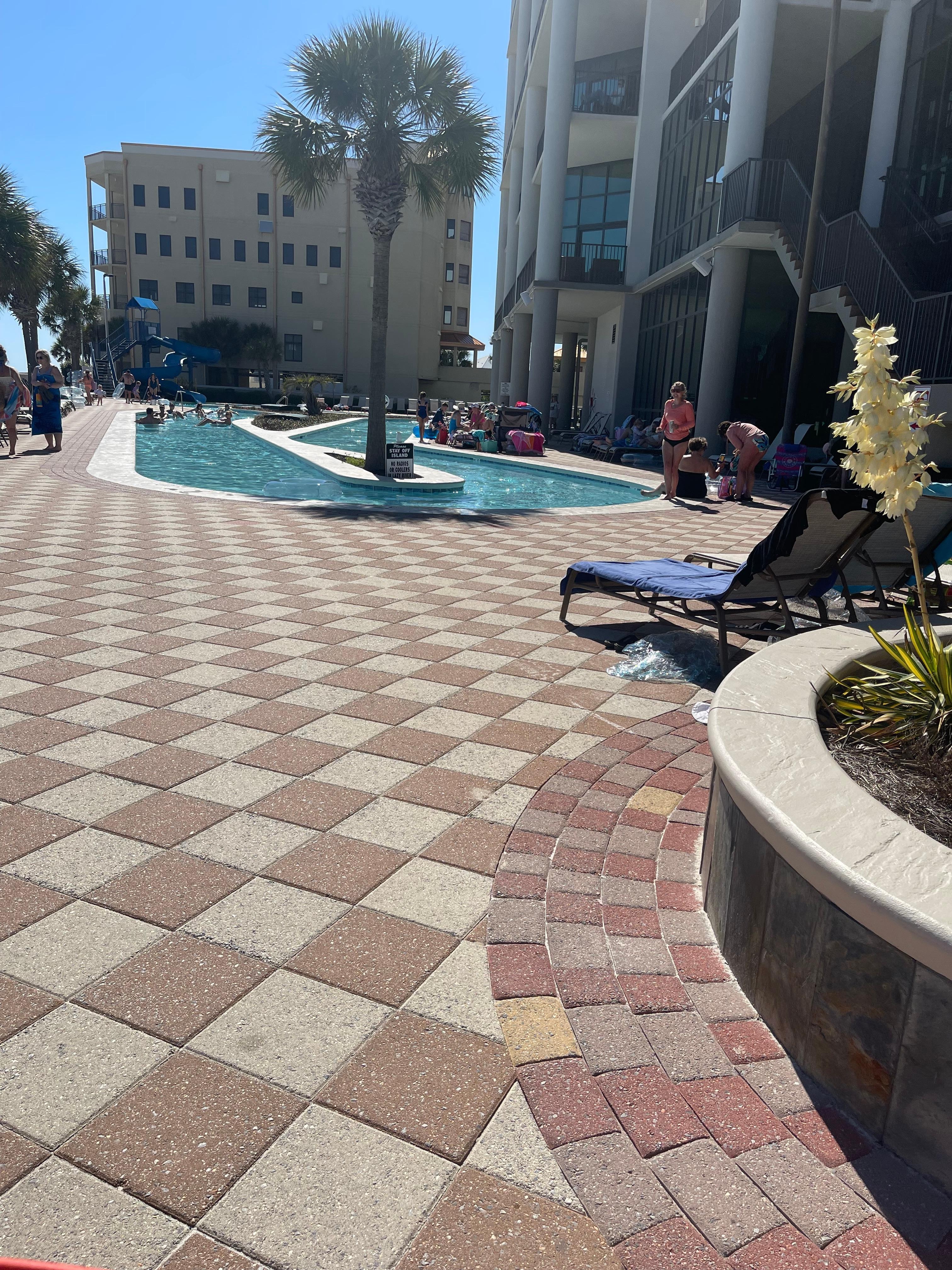 My grand daughter thoroughly enjoyed the lazy river and splash pad!! All amenities were excellent! 