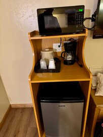 In room coffee, fridge and microwave