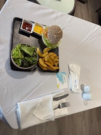 客房餐飲很不錯