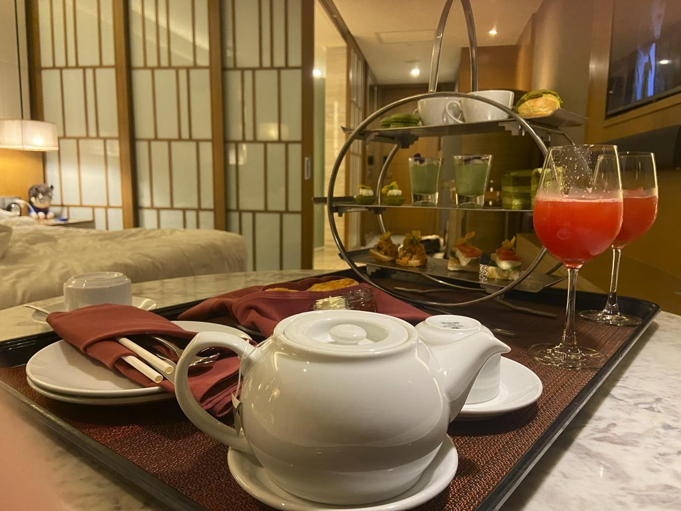 Afternoon tea room service