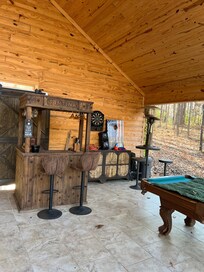 The outside recreation is beautiful.. Cook, visit, watch some
TV. Whatever your heart desires in nature and serenity.