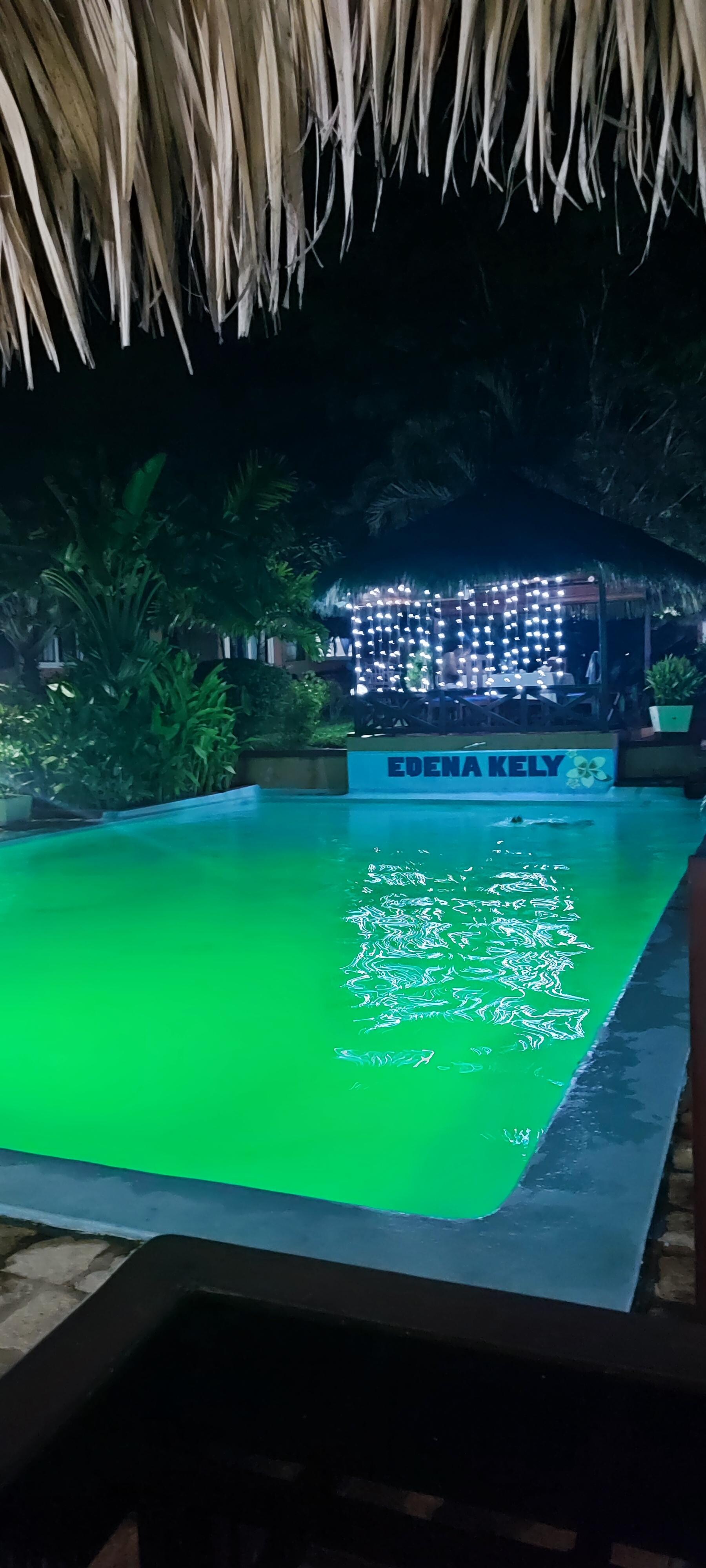 Piscine éclairage de nuit