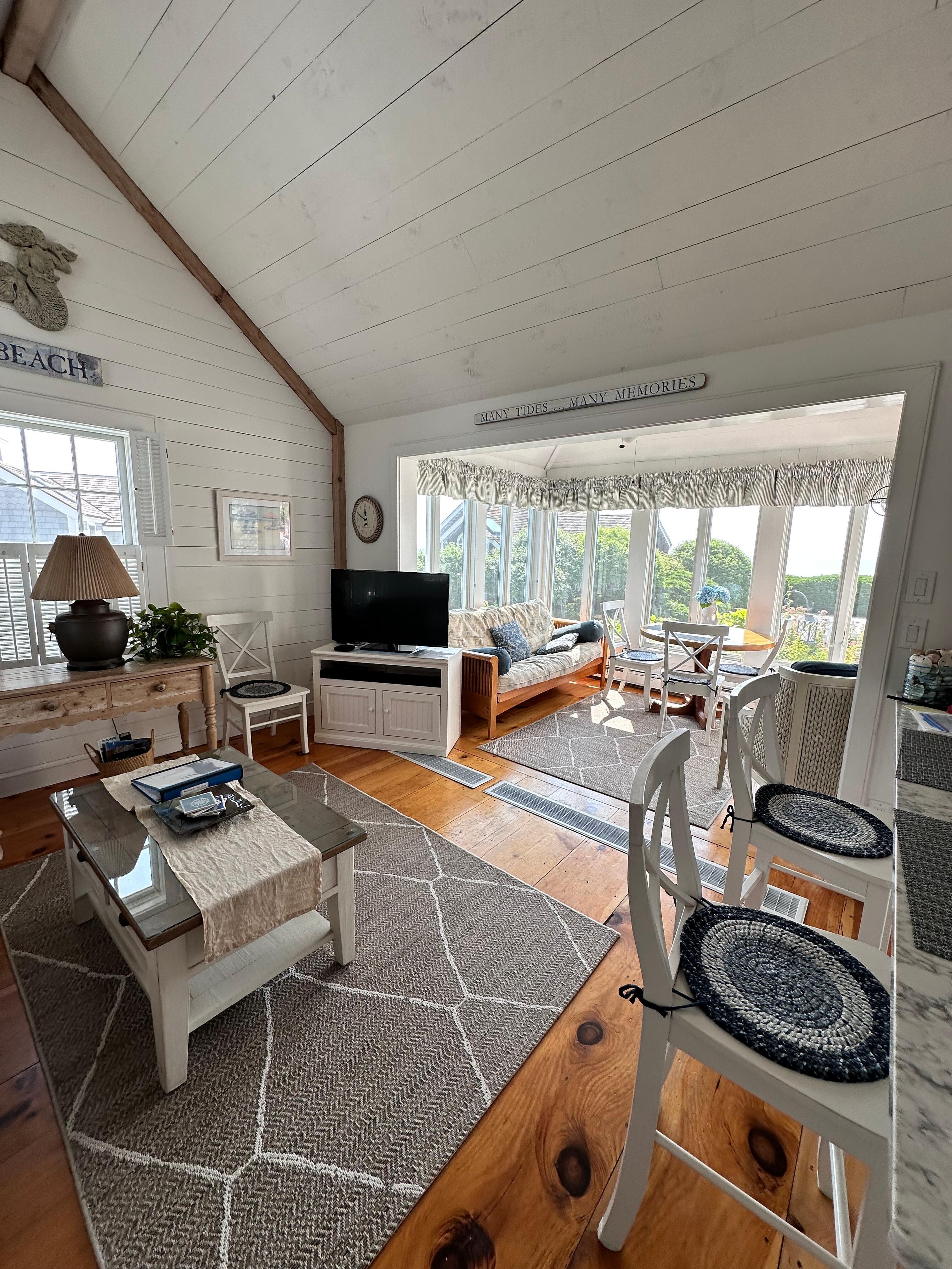 Seating area by the kitchen