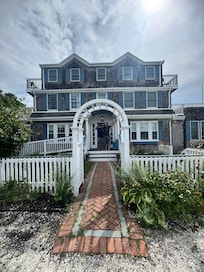 Gorgeous B&B with excellent homemade breakfast!
