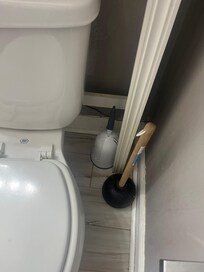 dirty bathroom before we got there